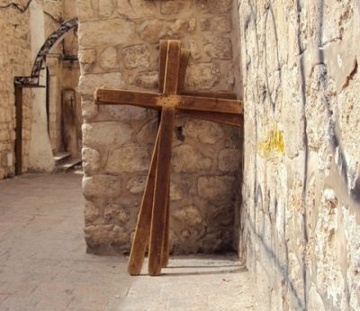 israel-107949_1280_pixabay_pilgrim-crosses_CROP_lowres